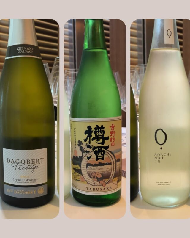 📝

先日のキャビアのイベントの後、
ペアリングについて問い合わせがありましたので備忘録も兼ねて。
⁡
長文になりますのでご興味ある方だけ🙌
⁡
⁡
今回はキャビアを使ったお料理ではなく、キャビアのためのお料理。ペアリングも「料理に合わせる」ではなく「キャビアに寄せる」を意識しました。
⁡
用意したのは、
最初に泡、そして日本酒を2種類。
⁡
⁡
1皿目　
ロシアンオシェトラと馬肉のタルタルのクレープ
⁡
泡
クレマンド・アルザス
Dagobert Prestige Brut
⁡
こちらに求めた泡はシャープさではなく繊細さ。6月に試飲したアルザスのクレマンを迷いなく選びました。
⁡
セパージュはピノブラン、シャルドネ、ピノノワールで、白ブドウと黒ブドウの比率は半々。通常ピノノワールの余韻はやや重さを感じさせますが、このキュベは透明感を保ちながら、優しい余韻で寄り添ってくれる一本です。
⁡
⁡
2皿目　
カルーガと蛤　お米のサラダと
⁡
日本酒 ① 
長龍 樽酒
⁡
この日本酒は一番最後に決まりました。かつて日本酒は輸送のため、樽に入れられ、その過程で自然に杉の香りをまとっていました。瓶が流通して以降、樽を使う必要はなくなりましたが、こちらはあえて樽に入れる工程を増やし、昔ながらの香りを復活させた一本です。この樽酒に初めて出会ったのは1年前の試飲会。杉ですが竹のような青々しい香りが心地よく、とても好印象でした。ただその時に出していたお料理との香りの重なりを考えると購入は控えましたが、記憶から離れることがなかった一本。そして今回改めて試すと、香りが少ししっとりし、2皿目の燻製の一皿に木の香を重ねるイメージで合わせようと思いました。（ただこの杉樽の香りの印象の違いは、樽そのものの状態にも左右される部分もありますし、あくまでも私の記憶に基づく感想なのであいまいな部分ありです）　
⁡
•	日本酒同士で差を出したかったこと
⁡
•	現代的なものと伝統的なものを並べたかったこと
⁡
•	関西の酒を使いたいと考えていたこと
⁡
この3つの理由から選んだ一本でもありました。
⁡
⁡
⁡
3皿目　
ロシアンハイブリットと塩パンナコッタ
⁡
日本酒 ② 
足立農醸 MIYOI（クラフト酒）
⁡
大阪・高槻で造られるクラフト酒。搾る直前にライチ果汁を加えているそうです。口に含むと日本酒らしい表情、その後に可憐なライチの香りがふんわりと追いかけてきます。そして微発泡なので爽快さもあり、日本酒が苦手な方にもおすすめできる一本。まだ何も定まっていなかった時期に軽い気持ちで試飲した一杯でしたが、一口で「これやわ！」と即決した一本です。
⁡
イベントを終えて。
⁡
今回の会は前半・後半に分けて各8～10名ずつ。前半はレストランのシェフやソムリエ中心、後半はメディア関係の方を中心に行われました。差を出したかった日本酒は、前半では MIYOI が、後半では 樽酒 が人気を集め、日本酒2種の好みの違いがくっきりと出たのも印象的でした。
⁡
個人的にも、学びの多い一日となり、またこのような機会があれば色々とチャレンジしてみたいと思います。
⁡
⁡
#pgreco #ピグレコ #大阪イタリアン #コース料理 #接待で喜ばれるお店 #osakarestaurant #italianrestaurant #大阪接待 #ミシュラン #michelin #ゴエミヨ #gaultmillau #ワインペアリング #日本酒ペアリング #japanesesake #sakelover #winelover  #クレマンダルザス #dagobert #caveduroidagobert #長龍酒造 #choryo #樽酒 #adachinojo #足立農醸 #miyoi #クラフト酒 #caviar #良いお酒に出会えました