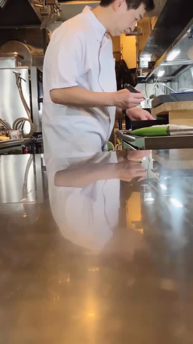 …

キャビアを楽しむために構成した一皿。
年中扱える食材だからこそ、
季節のカリフラワーをジェラートに仕立て、
旬を添えました。

A dish composed to highlight caviar.
Precisely because the ingredient is available year-round,
seasonal cauliflower is transformed into a gelato, adding a sense of the season.

#pgreco #ピグレコ #福本俊輔の手仕事 #大阪イタリアン #コース料理 #大阪レストラン #接待で喜ばれるお店 #ミシュラン #ゴエミヨ #スタンダードコースより #caviar #cauliflower #野菜のジェラートは得意中の得意 
#福本のオハコ