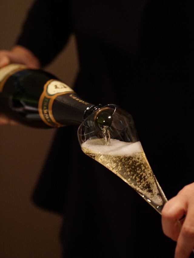 🇸🇬

Photo shared by a guest visiting from Singapore.

Thank you for choosing Pgreco during your stay in Japan.

シンガポールからお越しくださったお客様より頂いたお写真。

日本でのご滞在のひとときに、ピグレコをお選びいただきました。

他にも沢山頂いたので、少しずつアップしていきたいと思います^ ^

#pgreco #ピグレコ #大阪イタリアン #コース料理 #西天満ディナー #大阪レストラン #予約制レストラン #ミシュラン #michelin #ゴエミヨ #gaultmillau #ワインペアリング #champagne #finewinedining #guestphoto #fromsingapore #internationalguests #memoriesinjapan