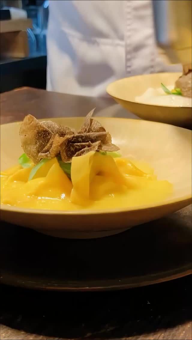 ようやく…

シェフの思い描く状態に持っていける材料が揃いました。

本場イタリアの厨房で完成形を見てきたからこそ、『らしいもの』は出したくなかったとのこと

今の中身はシンプルにジャガイモのペースト

ラビオリのレシピは、ネットを検索すればいくらでも出てくる時代

もちろん福本はラビオリを作れるし
食べた時に何が他と違うん？って
思われても仕方ないかもしれません

何が違うかを分かってほしい訳ではなく

シンプルに福本が
皆さまにお出ししたかったラビオリです🍀

The ingredients are finally ready for the ravioli the chef truly wanted to make.

After years in Italian kitchens,
we didn’t want to serve something that only looks the part.

The filling is simple — potato.

Ravioli recipes can now be found anywhere online.

This is not about explaining the difference.
It is simply the ravioli the chef wanted you to taste.

#pgreco #ピグレコ #大阪イタリアン #ラビオリ #ravioli 手打ちパスタ pastafattaamano コース料理 西天満ディナー 西天満グルメ 大阪レストラン 予約制レストラン ミシュラン michelin ゴエミヨ gaultmillau 福本俊輔の手仕事 シェフの手仕事 素材と向き合う 夫婦で営業 finewinedining osakarestaurant osakaitalian chefstable